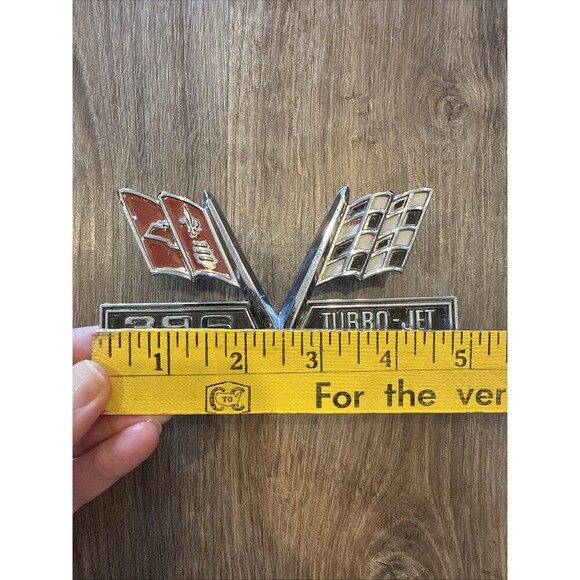 Chevrolet 396 Turbo-Jet Fender Emblem Vintage - Picture 8 of 10